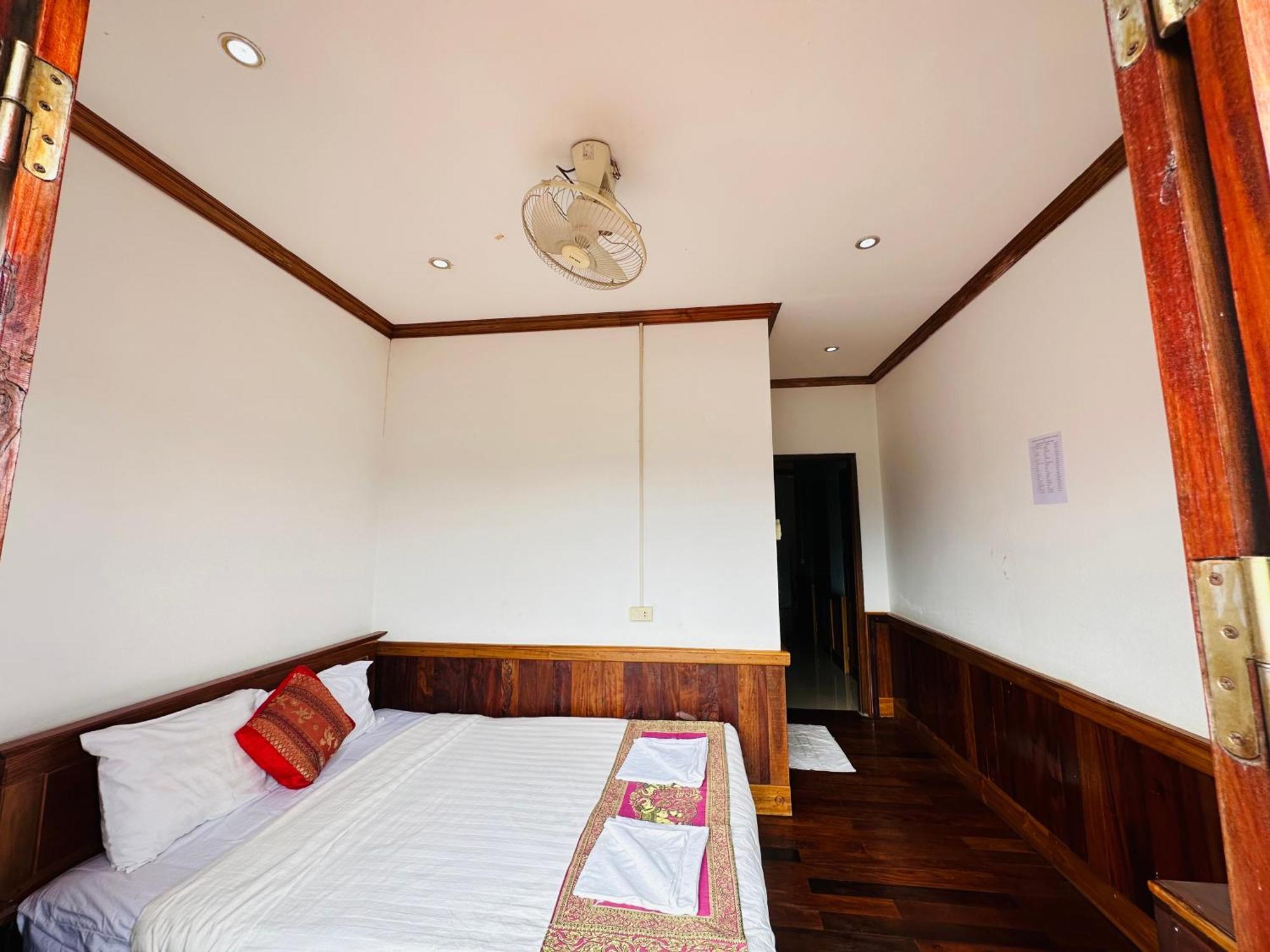Kingkham Riverside Hotel Luang Prabang Ngoại thất bức ảnh